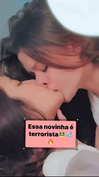 novinhas lÉsbicas na cama se beijando | Discover