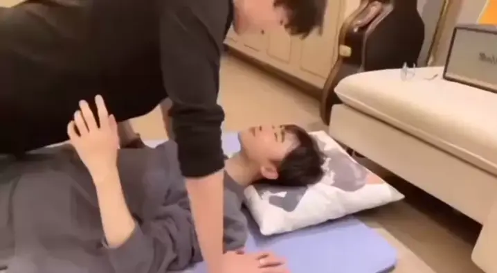 kis and his mom cctv